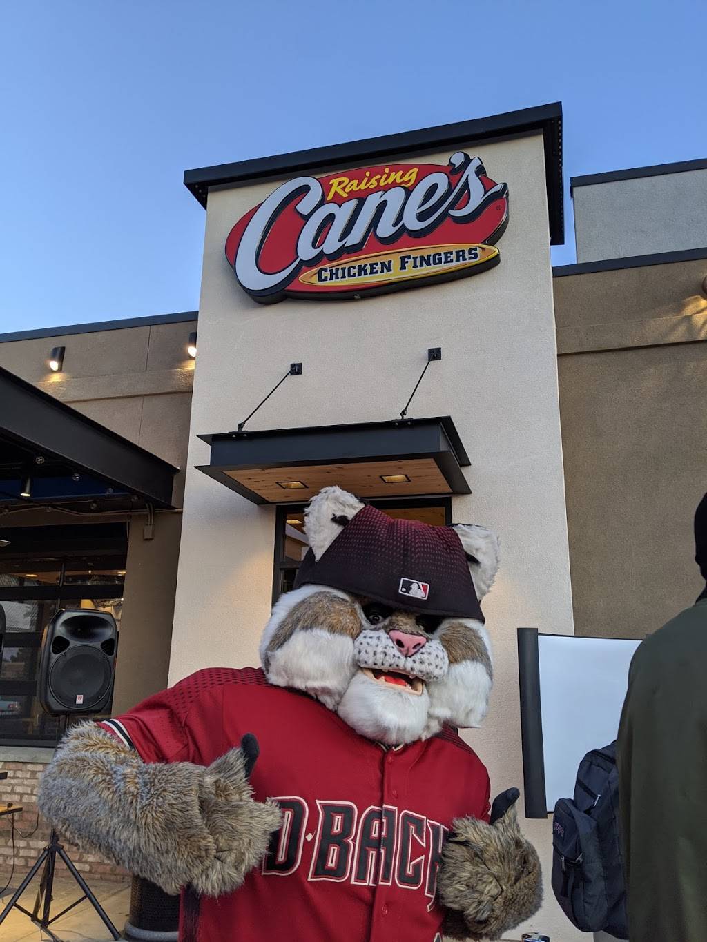 Raising Canes | meal takeaway | 1781 E Warner Rd, Tempe, AZ 85284, USA | 4807553464 OR +1 480-755-3464