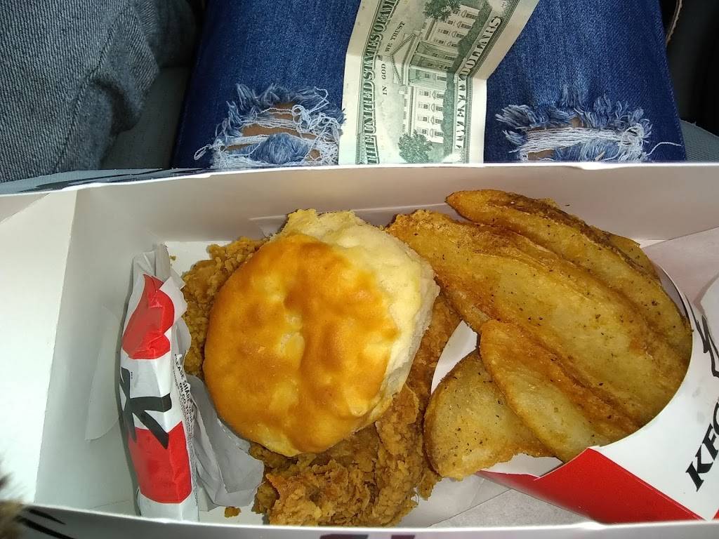 KFC | restaurant | 690 MS-6 E, Batesville, MS 38606, USA | 6625635501 OR +1 662-563-5501