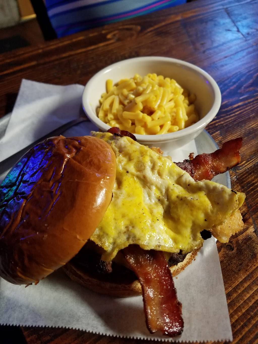 The Factory Pub n Grub | restaurant | 103 W 3rd St, Sterling, IL 61081, USA | 8155489550 OR +1 815-548-9550