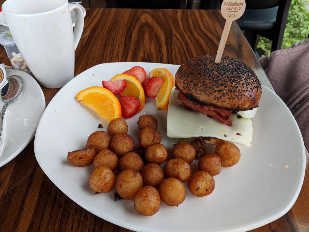 Rôtisserie St-Hubert | restaurant | 350 Boulevard Curé-Labelle, Sainte-Thérèse, QC J7E 2Y1, Canada | 5143855555 OR +1 514-385-5555