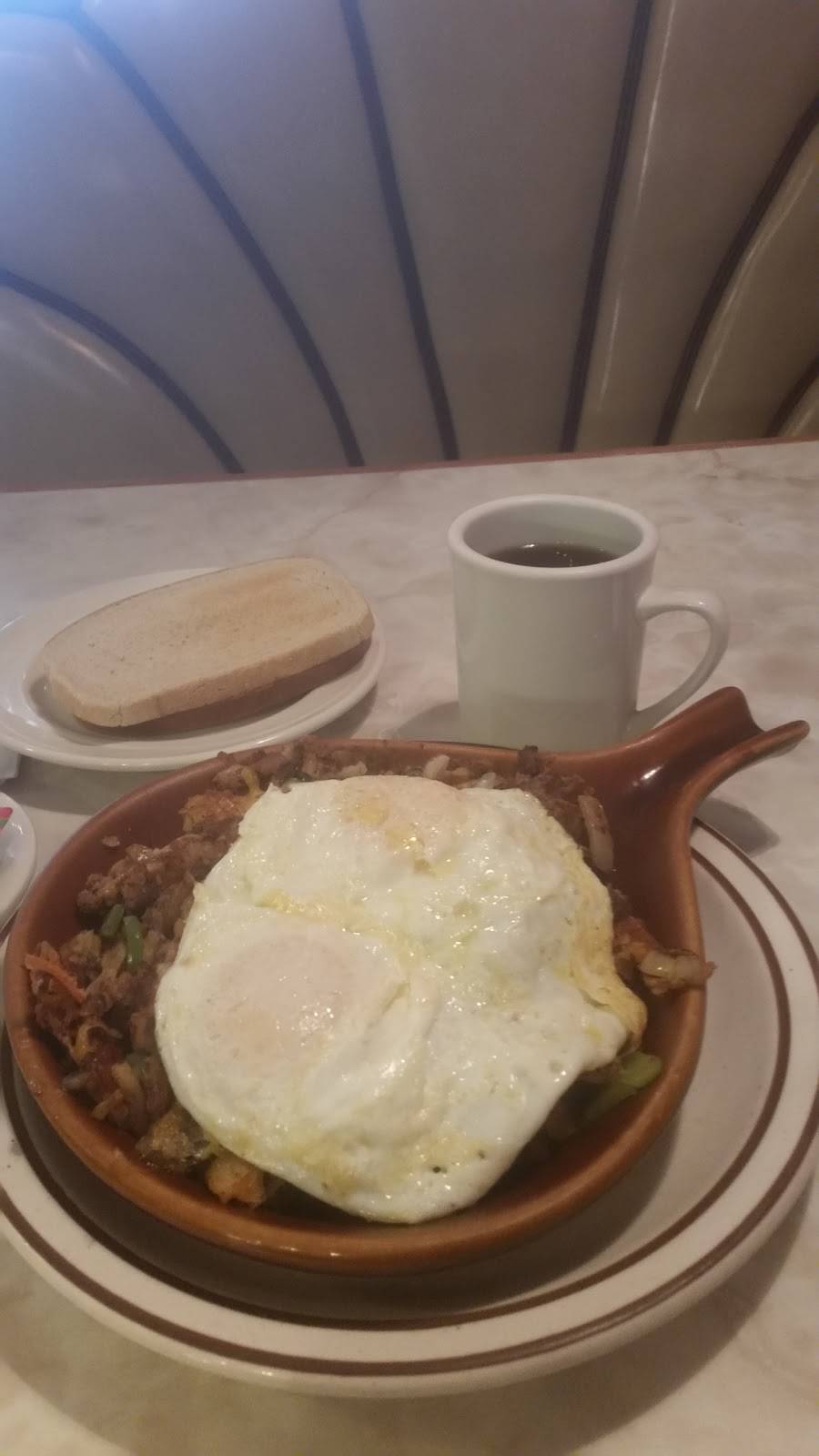 Sunmist Cafe | restaurant | 319 E Walworth Ave, Delavan, WI 53115, USA | 2627409050 OR +1 262-740-9050