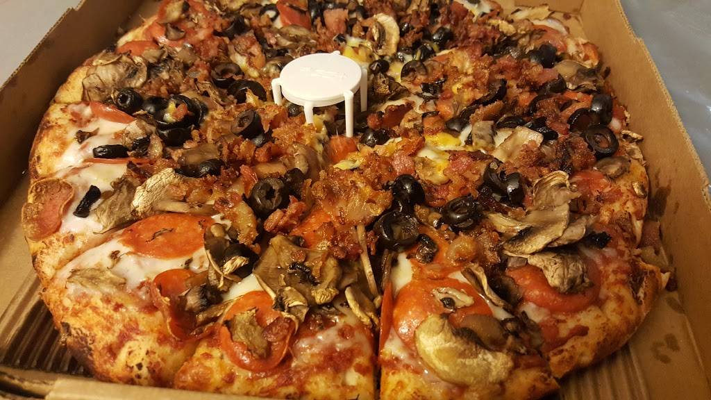 Mountain Mikes Pizza | meal delivery | 1000 W Robinhood Dr, Stockton, CA 95207, USA | 2094747470 OR +1 209-474-7470