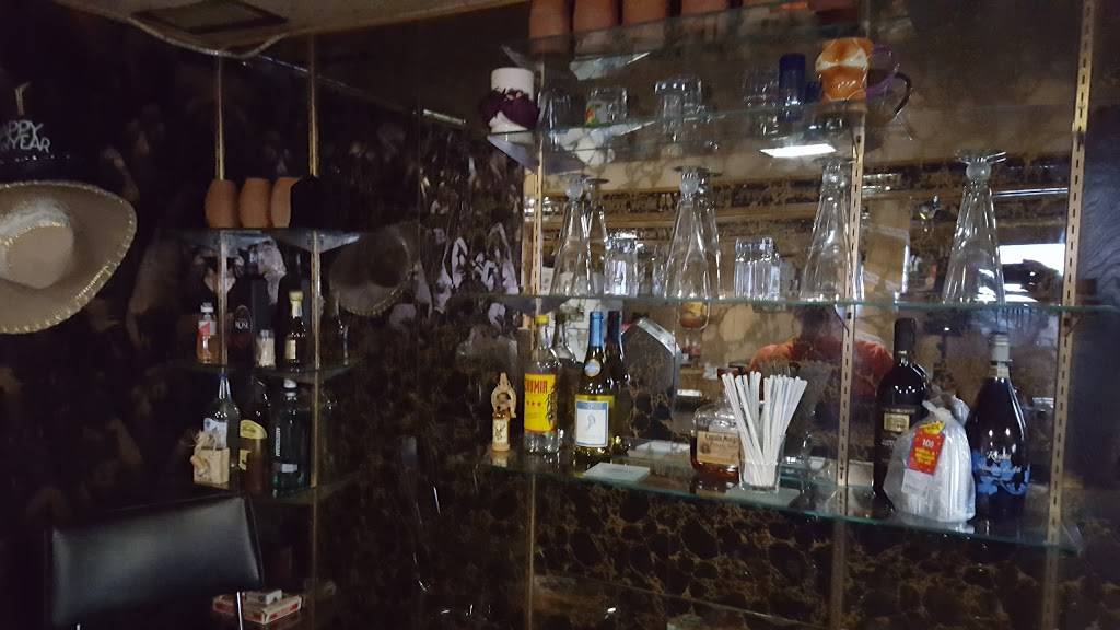 La Reyna Del Sur | restaurant | 1417 S Central Ave, Cicero, IL 60804, USA | 7082989479 OR +1 708-298-9479