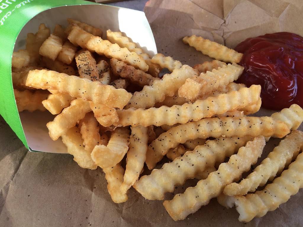 Del Taco | meal takeaway | 3106 Sports Arena Blvd, San Diego, CA 92110, USA | 6192218226 OR +1 619-221-8226