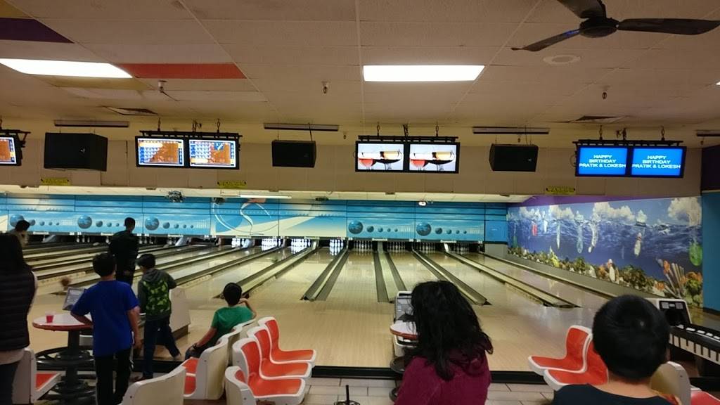 Homestead Bowl & The X Bar | night club | 20990 Homestead Rd, Cupertino, CA 95014, USA | 4082555700 OR +1 408-255-5700