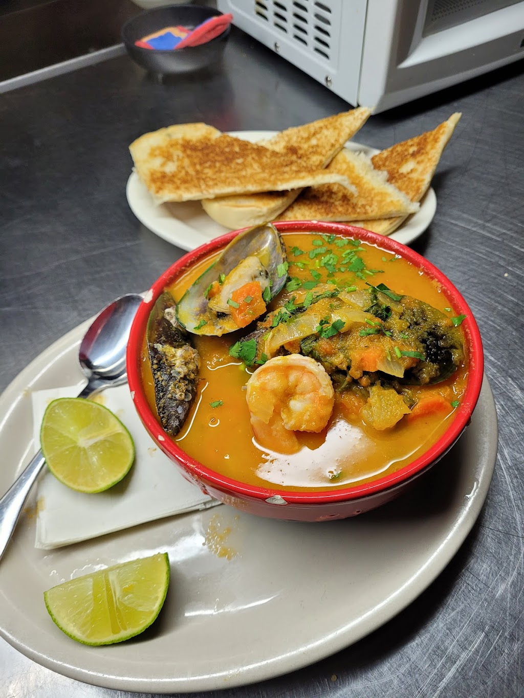 Kitchen Tex-Mex Restaurant | restaurant | 31 Monmouth St, Red Bank, NJ 07701, USA | 7325306663 OR +1 732-530-6663