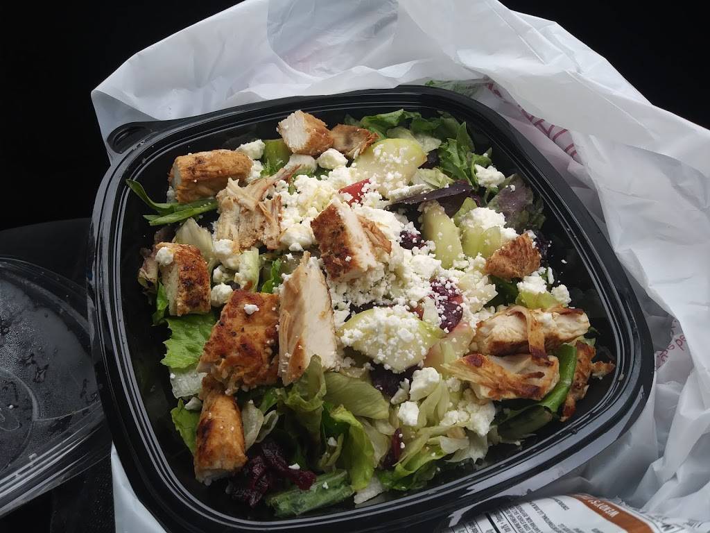 Wendys | restaurant | 110 Morris Crossing Ave, Newcomerstown, OH 43832, USA | 7404984327 OR +1 740-498-4327