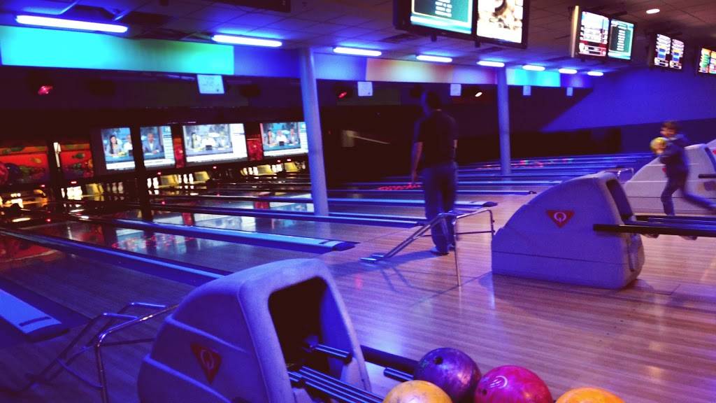 The Coliseum Entertainment Megaplex | restaurant | 410 Saint Johns Church Road, Camp Hill, PA 17011, USA | 7179721000 OR +1 717-972-1000