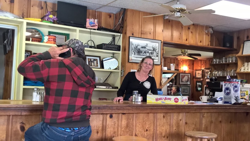 Tuggles Gap Restaurant & Motel | restaurant | 3351 Parkway Ln S, Floyd, VA 24091, USA | 5407453402 OR +1 540-745-3402