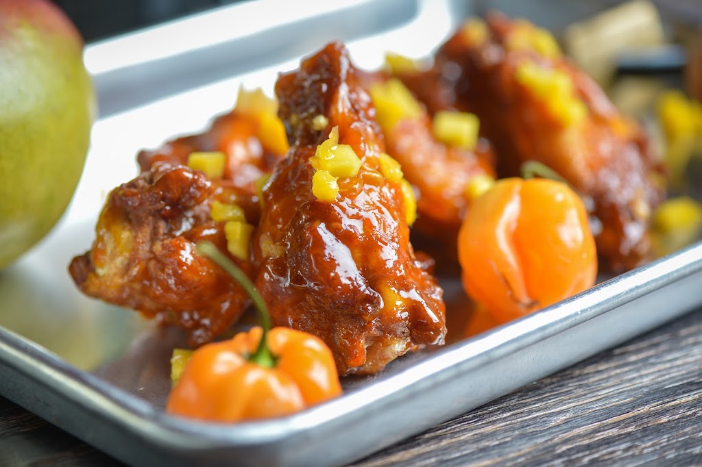 Flaps and Racks | restaurant | 3253 E Valencia Rd, Tucson, AZ 85706, USA | 5204755345 OR +1 520-475-5345