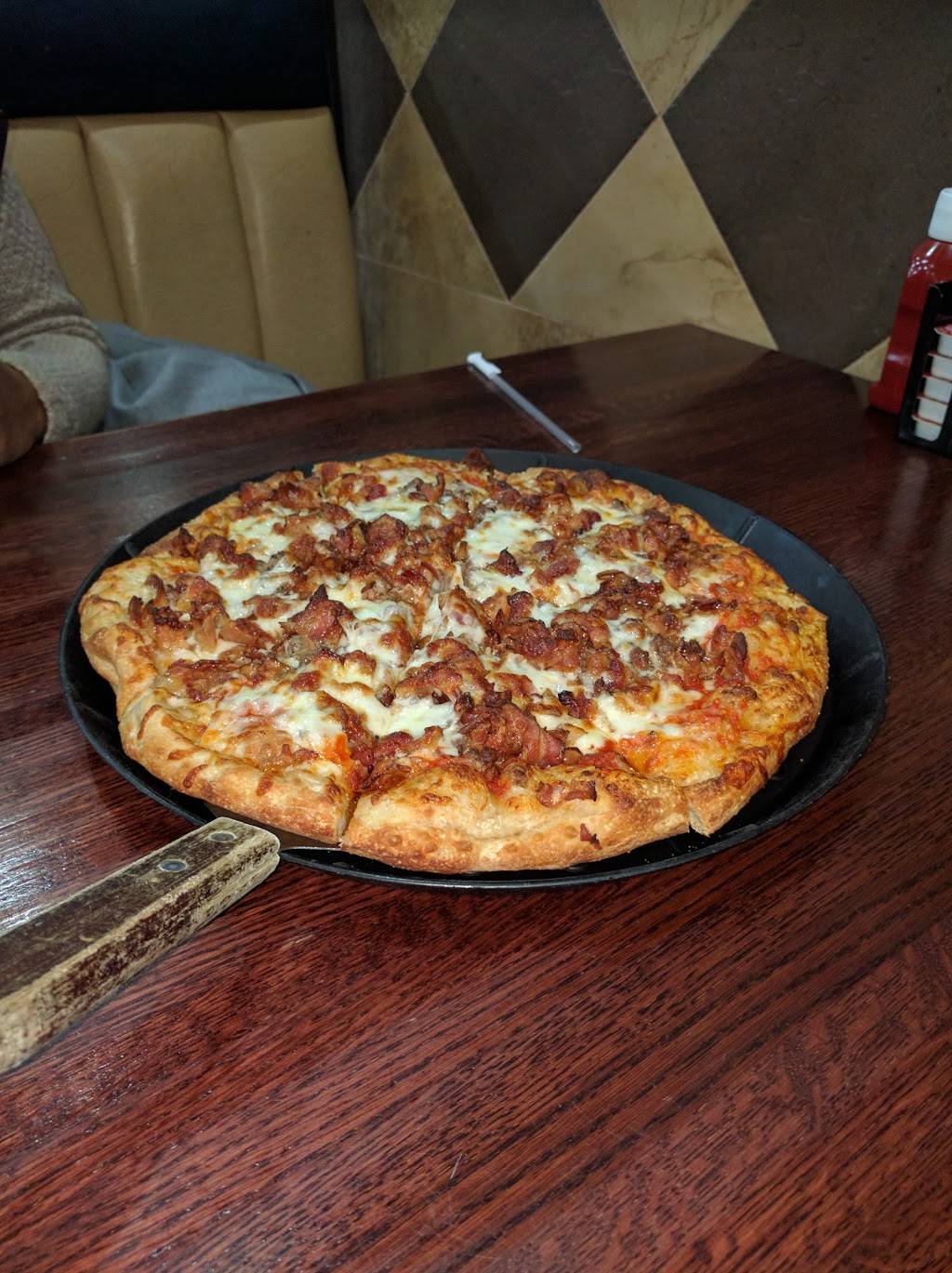 Delias Pizzeria and Grille | restaurant | 128 Edds Ln, Sterling, VA 20165, USA | 7034441661 OR +1 703-444-1661