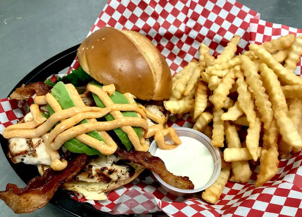 Throttle Down Sports Bar & Grill | restaurant | 607 E Marengo Rd, Tiffin, IA 52340, USA | 3195452669 OR +1 319-545-2669