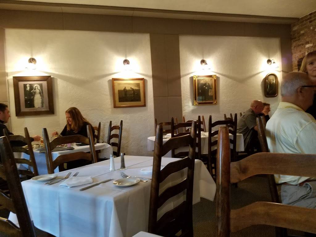 Cliffords Restaurant | restaurant | 514 Upper Harmony Rd, Evans City, PA 16033, USA | 7247899115 OR +1 724-789-9115