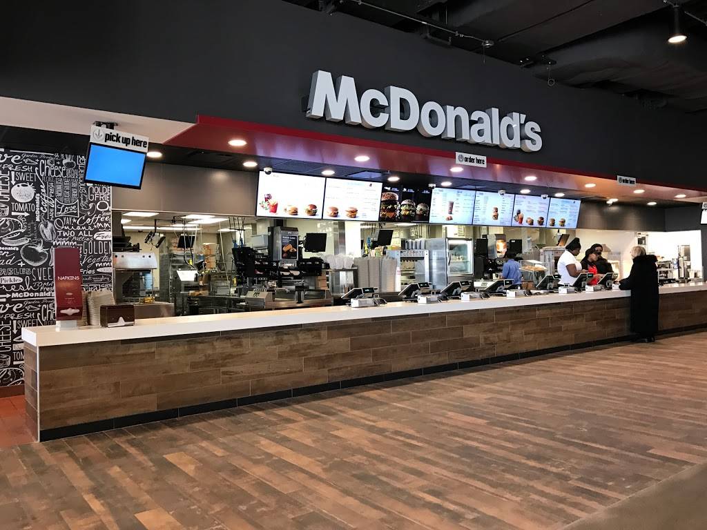 McDonalds | cafe | 600 E Grand Ave, Chicago, IL 60611, USA | 3128321640 OR +1 312-832-1640