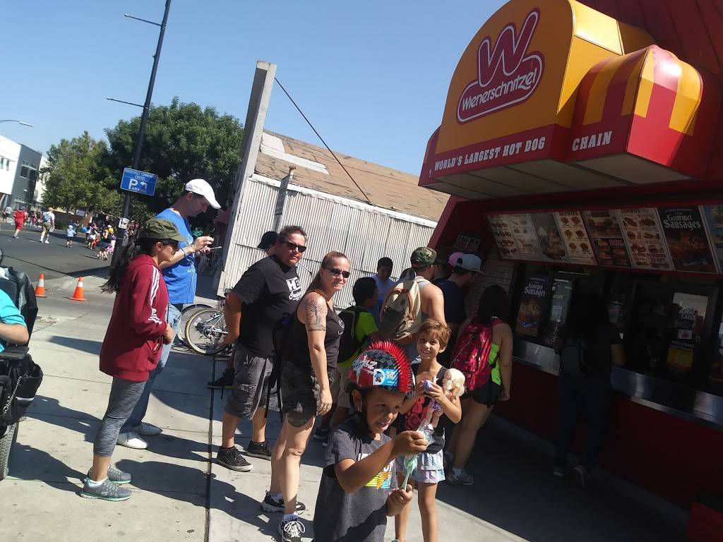 Wienerschnitzel | restaurant | 902 E Santa Clara St, San Jose, CA 95116, USA | 4082933897 OR +1 408-293-3897