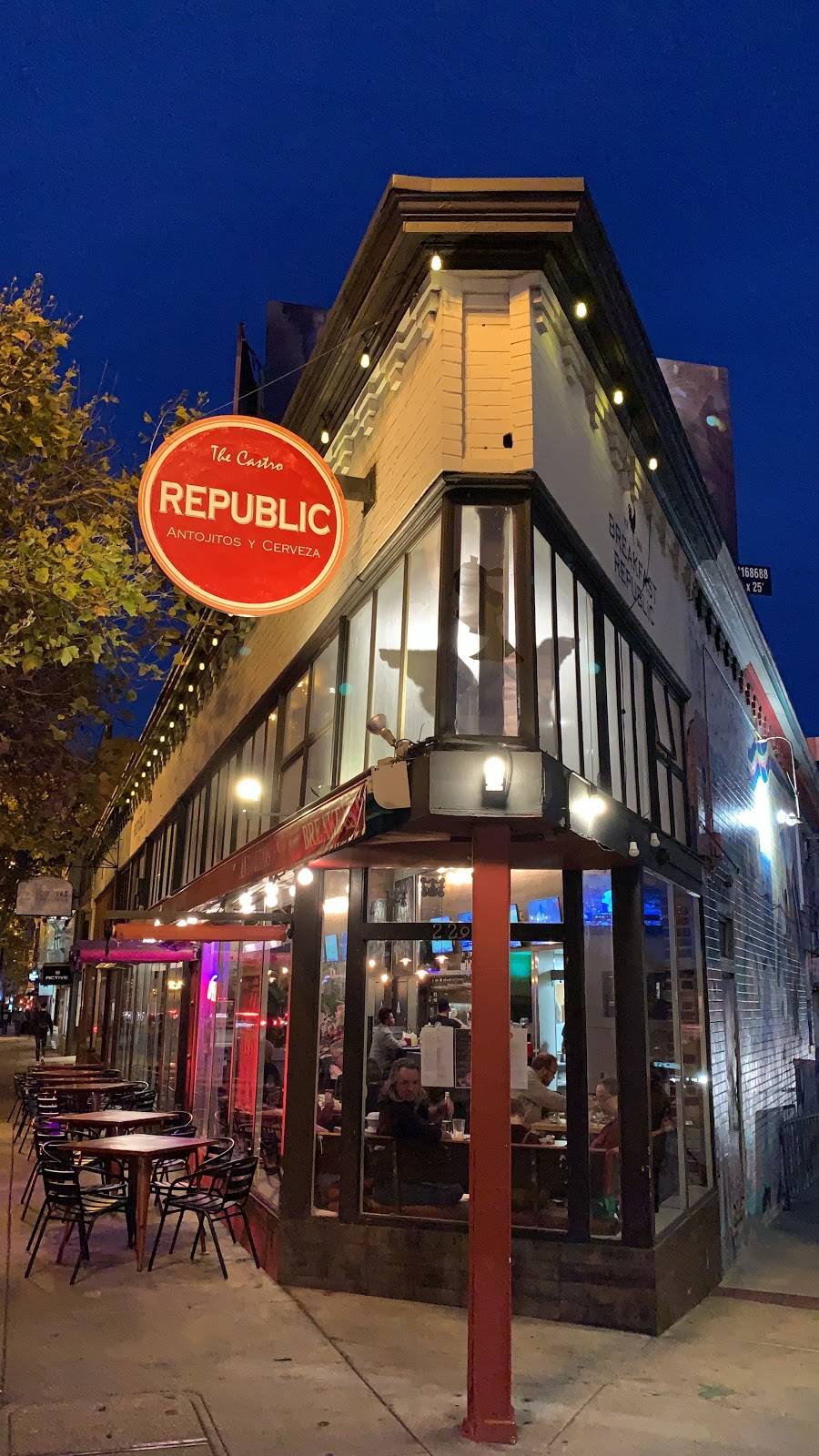 The Castro Republic | restaurant | 2295 Market St, San Francisco, CA 94114, USA | 4159340525 OR +1 415-934-0525