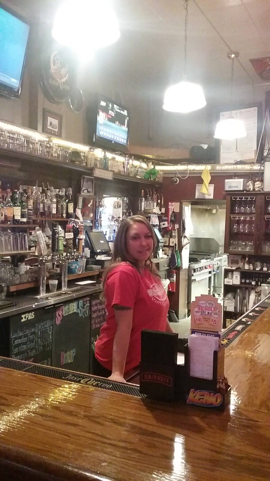 Slaters Madison Street Pub | restaurant | 111 Madison St, Port Clinton, OH 43452, USA | 4197322030 OR +1 419-732-2030