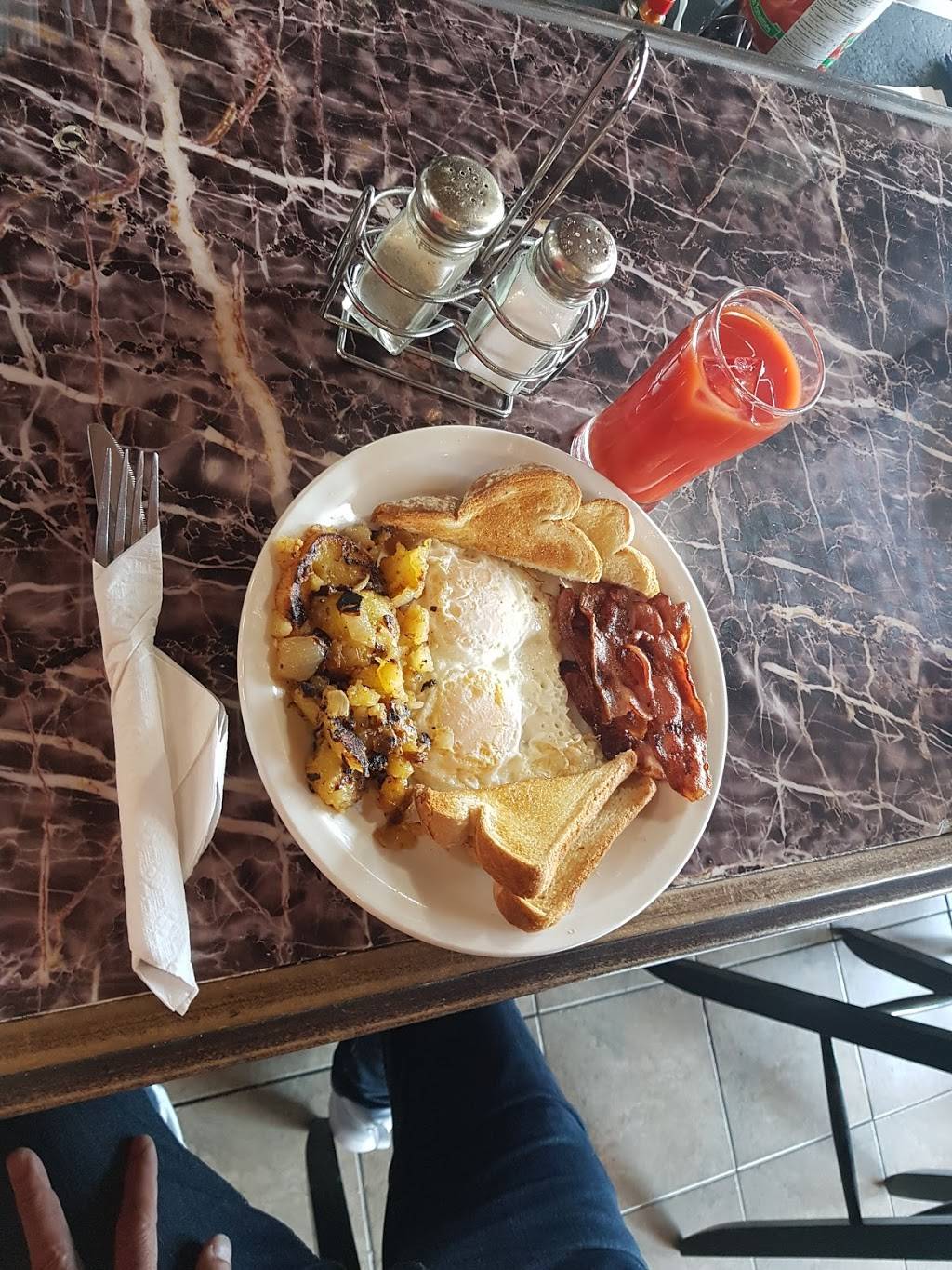 My Neighbourhood Bar & Grill | restaurant | 794 Concession St, Hamilton, ON L8V 1C9, Canada | 9053859999 OR +1 905-385-9999