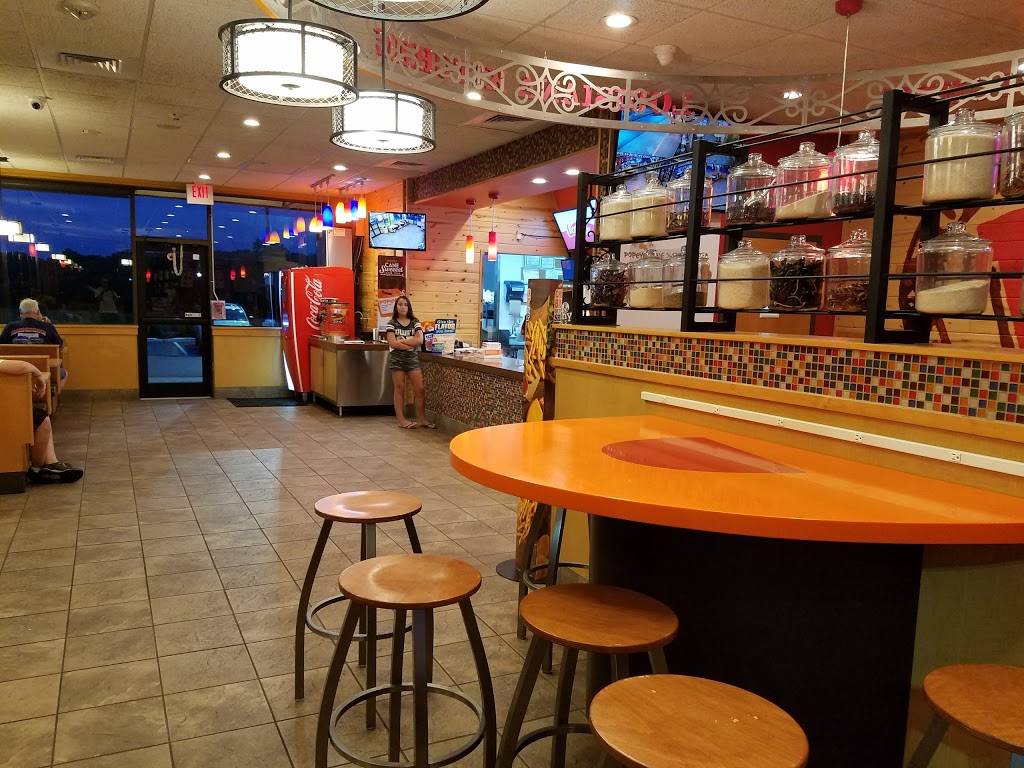 Popeyes Louisiana Kitchen | restaurant | 17 McGraw St, Shirley, NY 11967, USA | 6313959300 OR +1 631-395-9300
