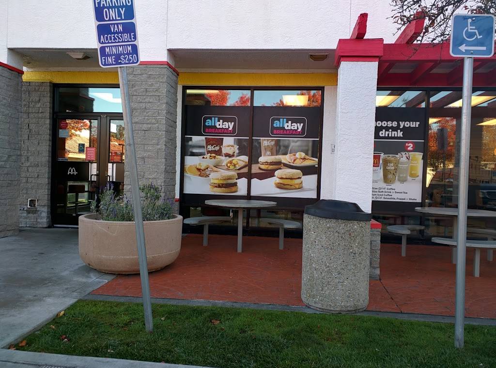 McDonalds | cafe | 2521 Guerneville Rd, Santa Rosa, CA 95401, USA | 7075284662 OR +1 707-528-4662
