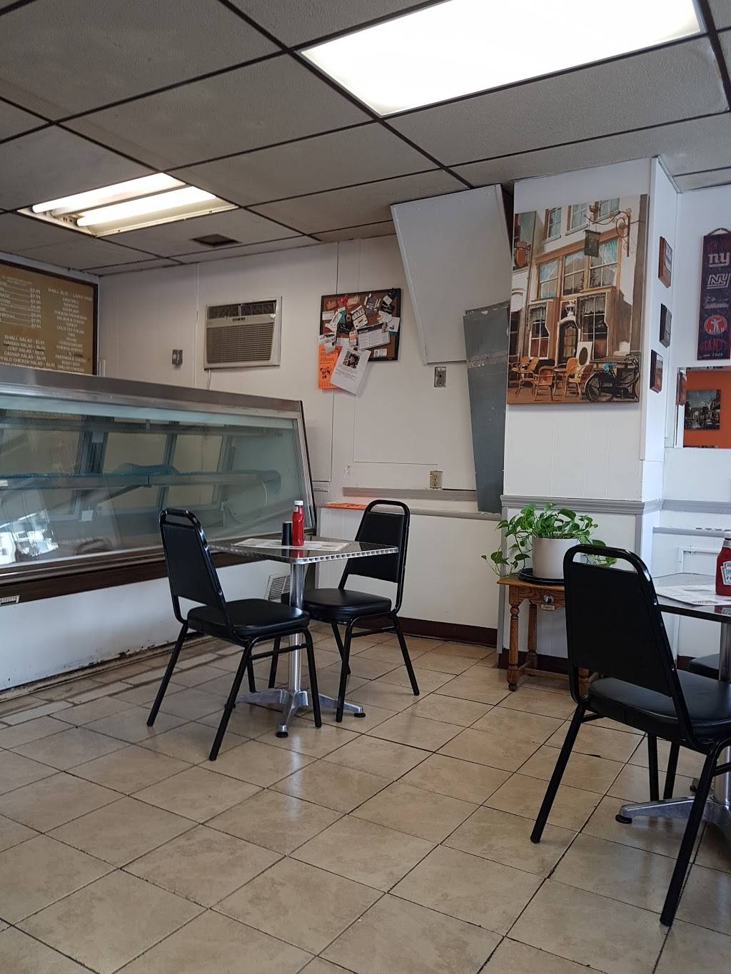 Ionas Cafe & Grill | restaurant | 37 Oak St, Indian Orchard, MA 01151, USA | 4135431718 OR +1 413-543-1718