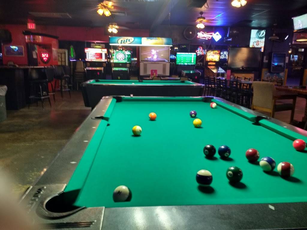 Sneakys Sports Bar & Grill | restaurant | 7500 Ulmerton Rd # 31, Largo, FL 33771, USA | 7275369000 OR +1 727-536-9000