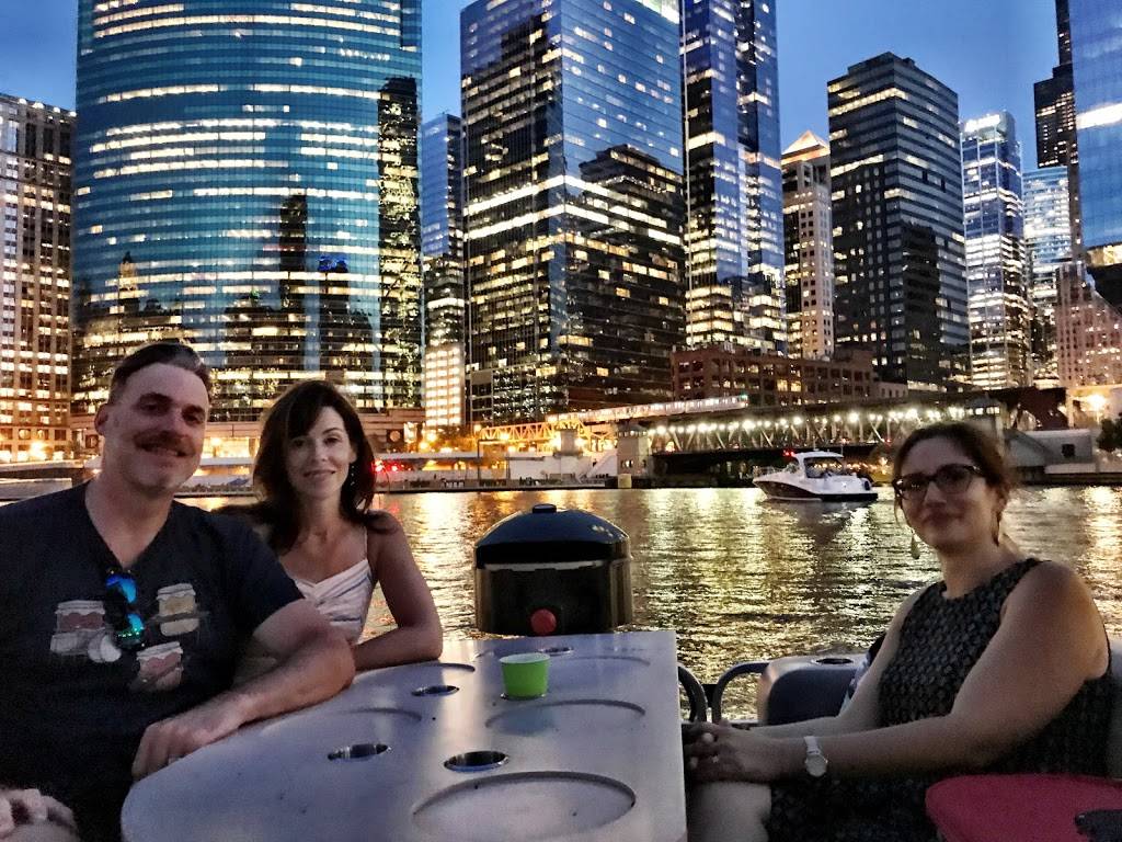 BBQ Pontoon | restaurant | 2120 S Canal St, Chicago, IL 60616, USA | 7707668666 OR +1 770-766-8666