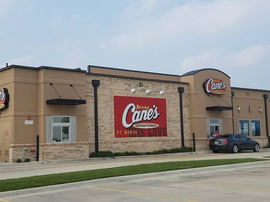 Raising Canes Chicken Fingers | meal takeaway | 8801 N Fwy Service Rd E, Fort Worth, TX 76177, USA | 8178477101 OR +1 817-847-7101