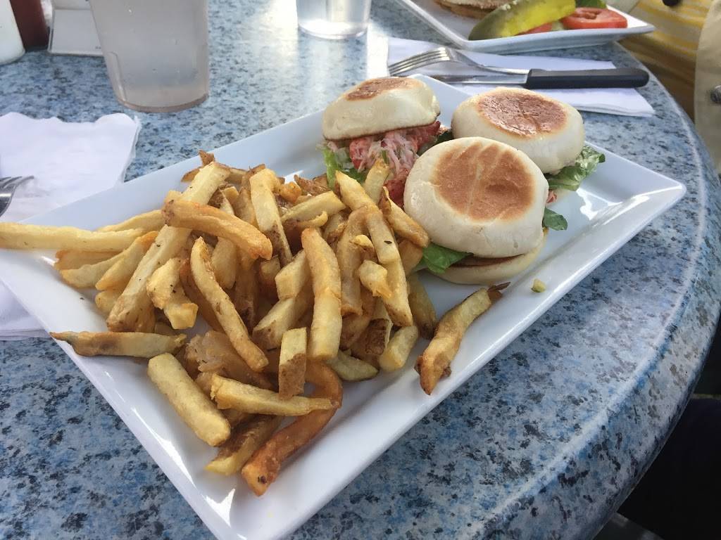 The Amherst Pub | restaurant | 15 E Pleasant St, Amherst, MA 01002, USA | 4135491200 OR +1 413-549-1200