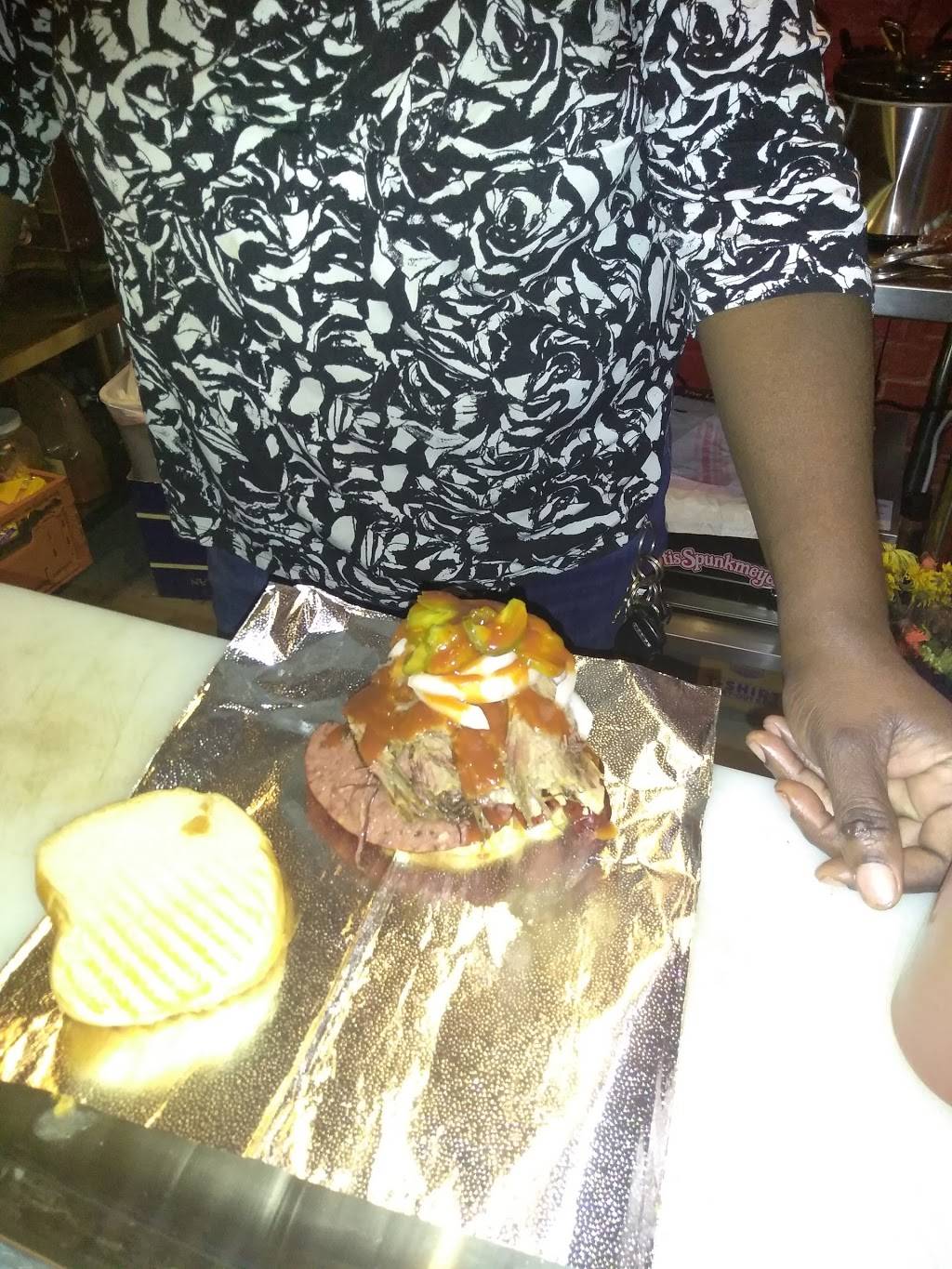 Lula Maes Catering & BBQ | restaurant | 3842 Airport Blvd, Austin, TX 78722, USA | 5129399350 OR +1 512-939-9350