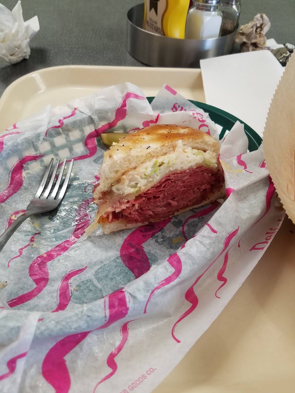 Plaza Deli | restaurant | 26555 Telegraph Rd, Southfield, MI 48033, USA | 2483562310 OR +1 248-356-2310