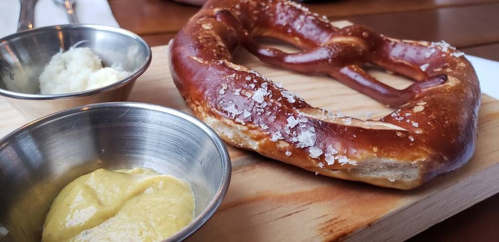 Radhaus | restaurant | Landmark Building A, San Francisco, CA 94109, USA | 4154454556 OR +1 415-445-4556