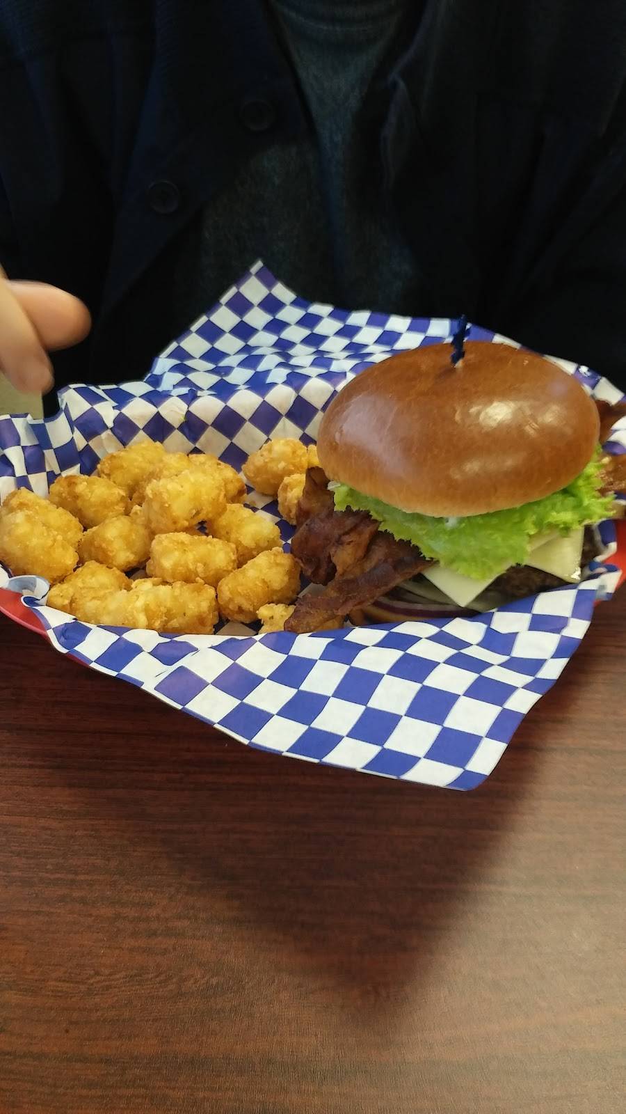 Sharks Burger | restaurant | 12681 Hero Way West, Leander, TX 78641, USA | 5122595200 OR +1 512-259-5200