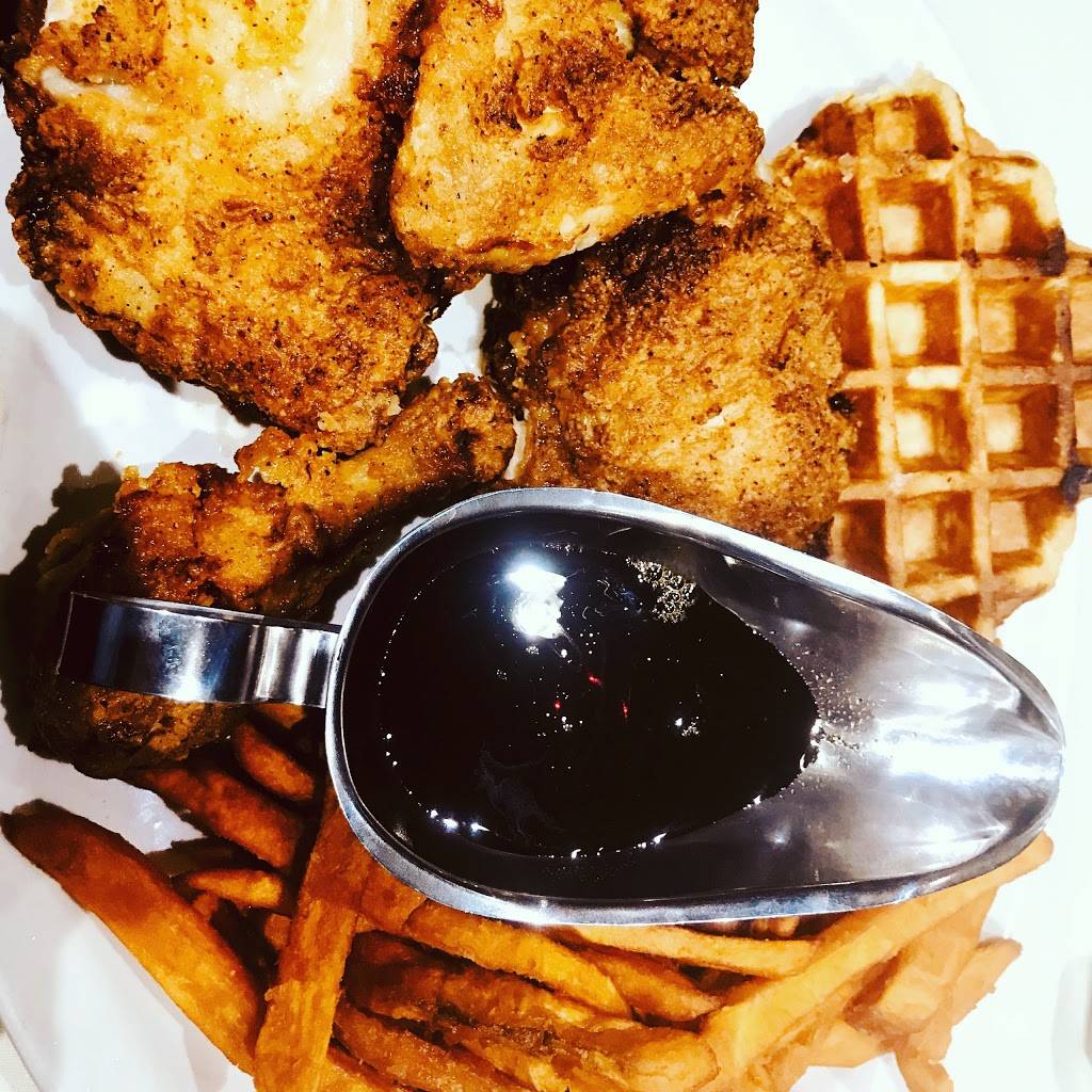 Valley Inn Restaurant and Martini Bar | restaurant | 4557 Sherman Oaks Ave, Sherman Oaks, CA 91403, USA | 8187841163 OR +1 818-784-1163