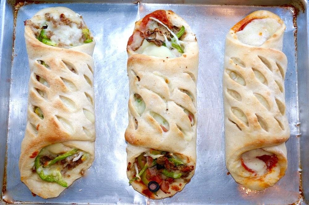 Delfinos Pizza | restaurant | 1131 Washington Ave, St. Louis, MO 63101, USA | 3142609094 OR +1 314-260-9094