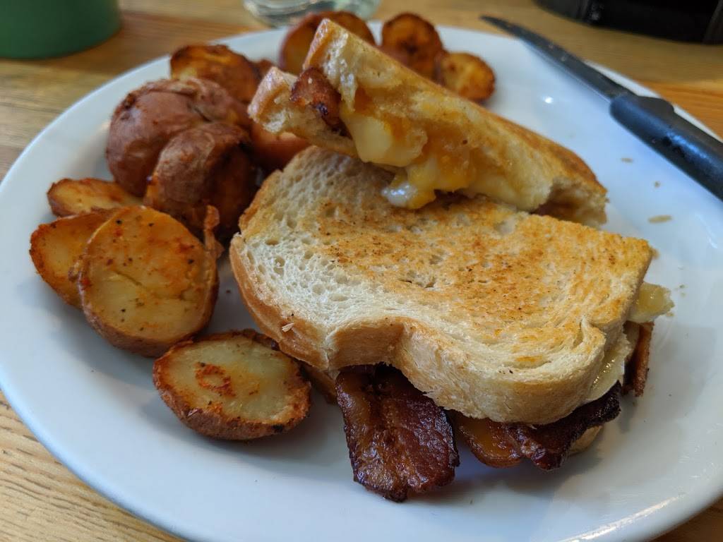 Sunnys | restaurant | 2339 W 44th Ave, Denver, CO 80211, USA | 3034770005 OR +1 303-477-0005