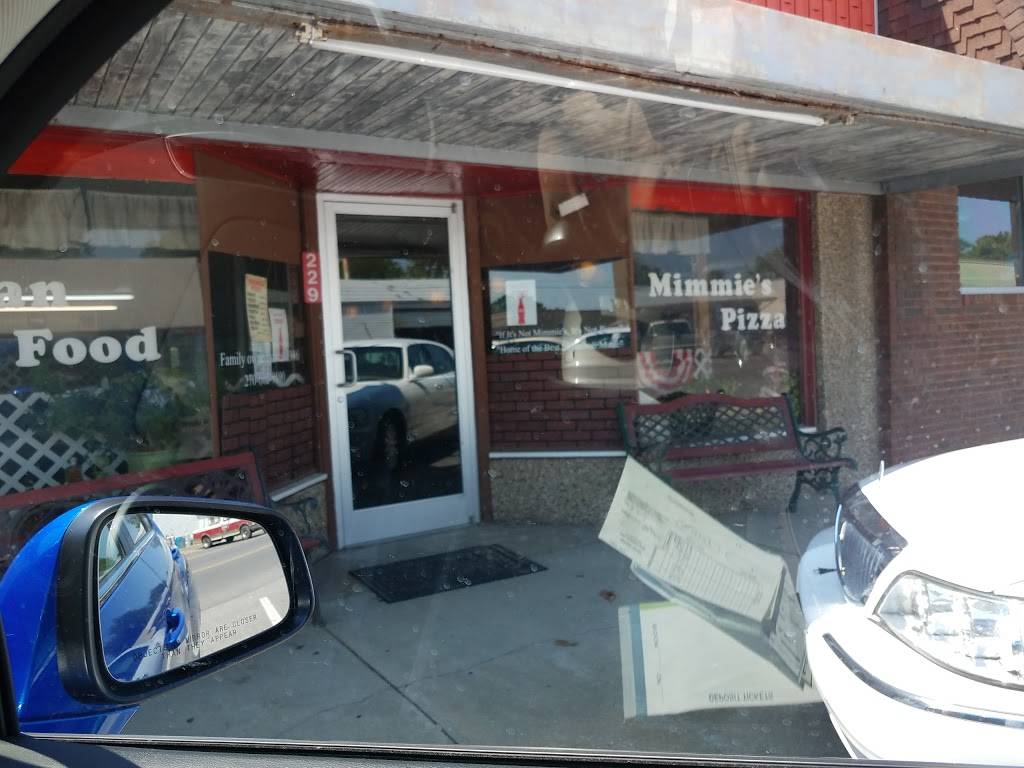 Mimmies Pizza | restaurant | 229 Broadway, La Center, KY 42056, USA | 2706659190 OR +1 270-665-9190