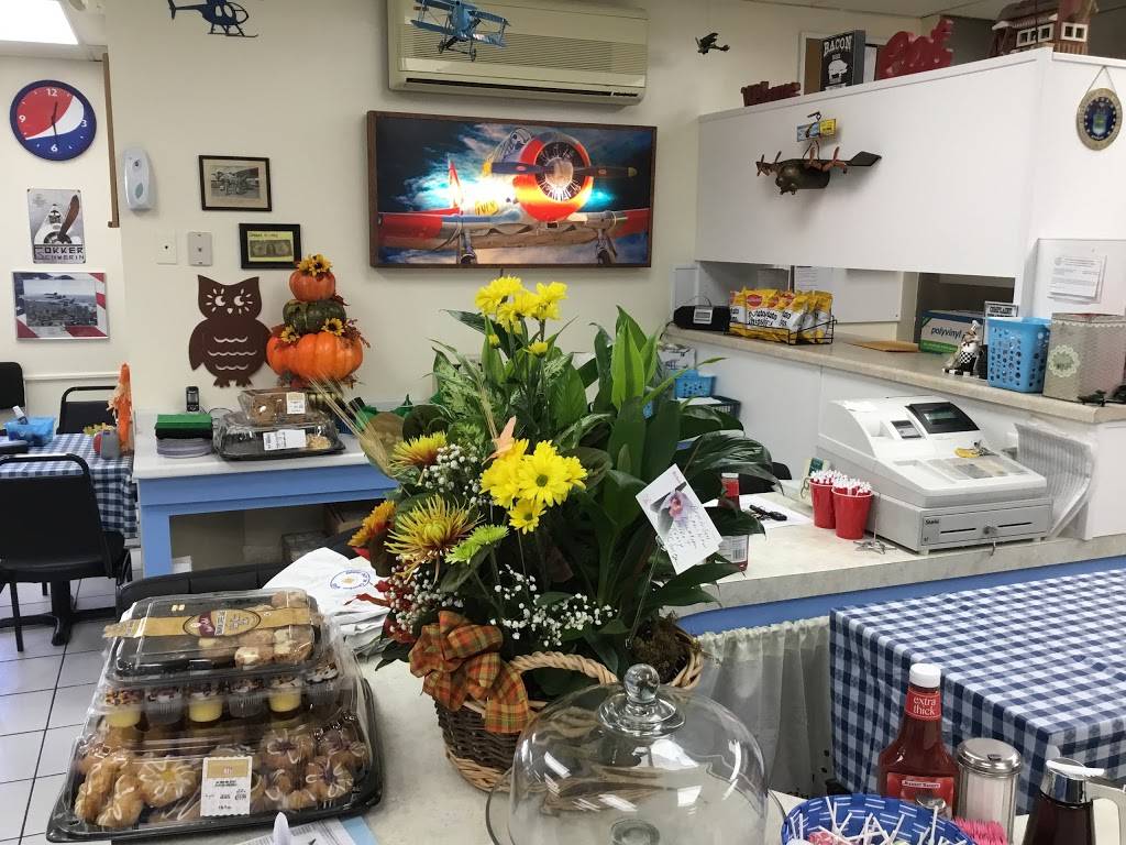 Gene & Steves Airport Diner | restaurant | 192 Hamilton St, Leominster, MA 01453, USA | 9787284473 OR +1 978-728-4473