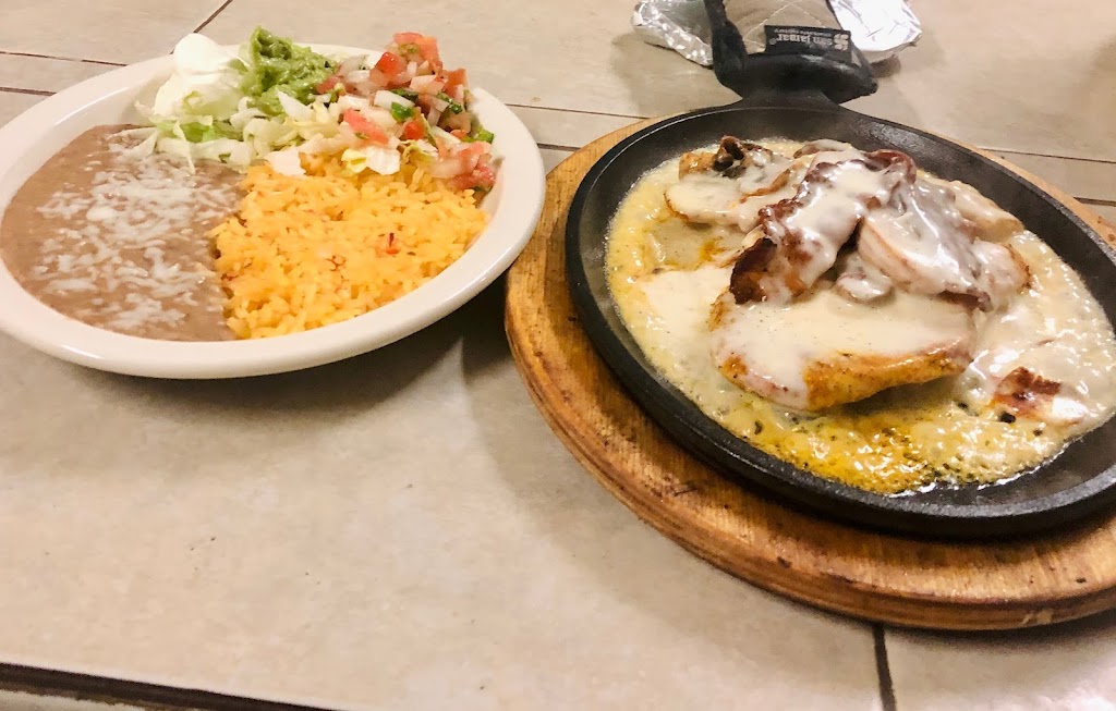 Vaqueros | restaurant | 112 W Rutledge St, Yates Center, KS 66783, USA | 6206259020 OR +1 620-625-9020