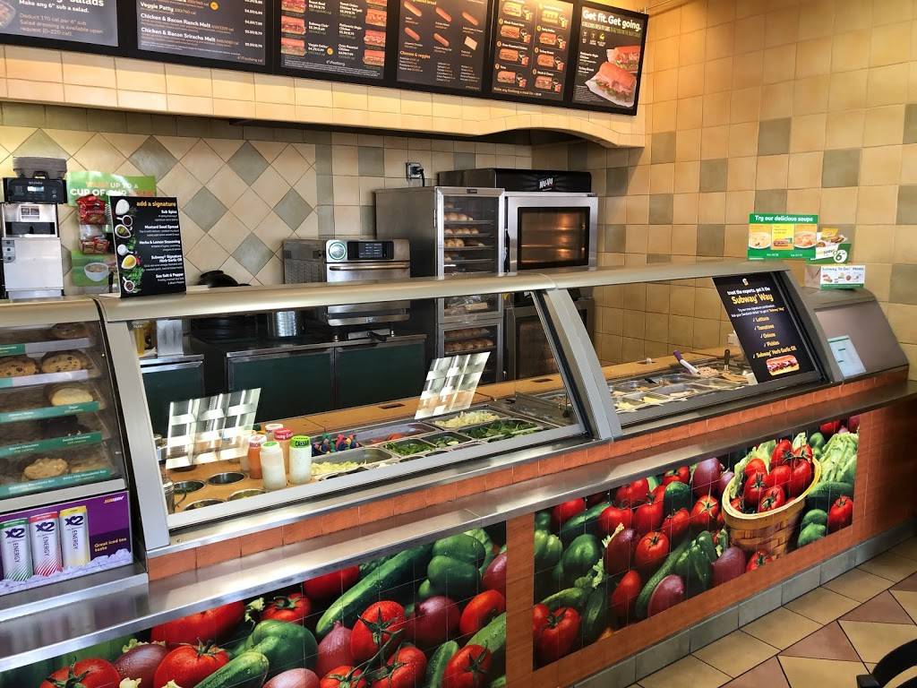 Subway Restaurants | restaurant | 531 N Hollywood Way Suite B, Burbank, CA 91505, USA | 8188436775 OR +1 818-843-6775