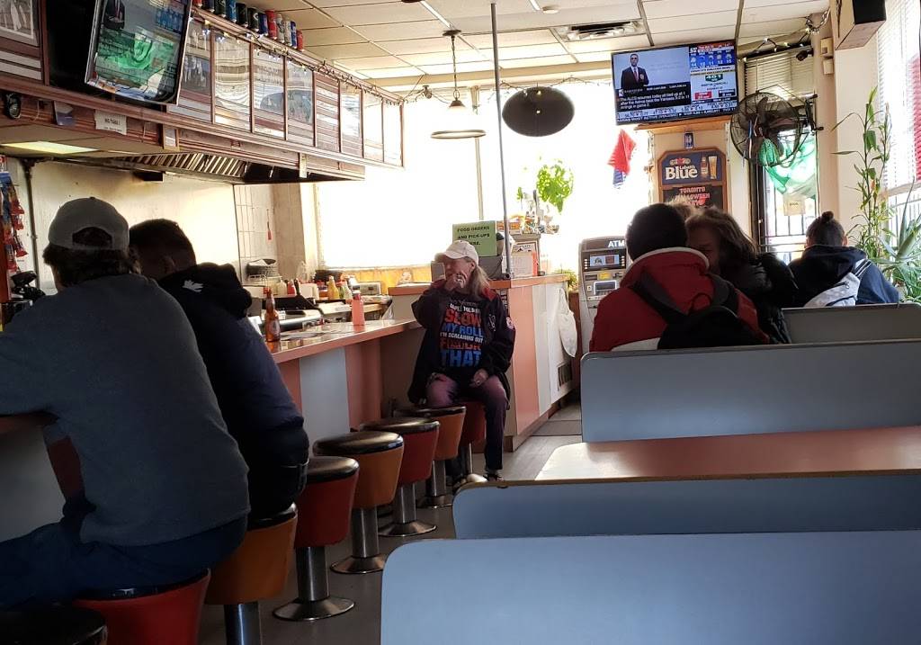 Duffys Restaurant | restaurant | 399 Dawes Rd, East York, ON M4B 2E6, Canada | 4162850612 OR +1 416-285-0612