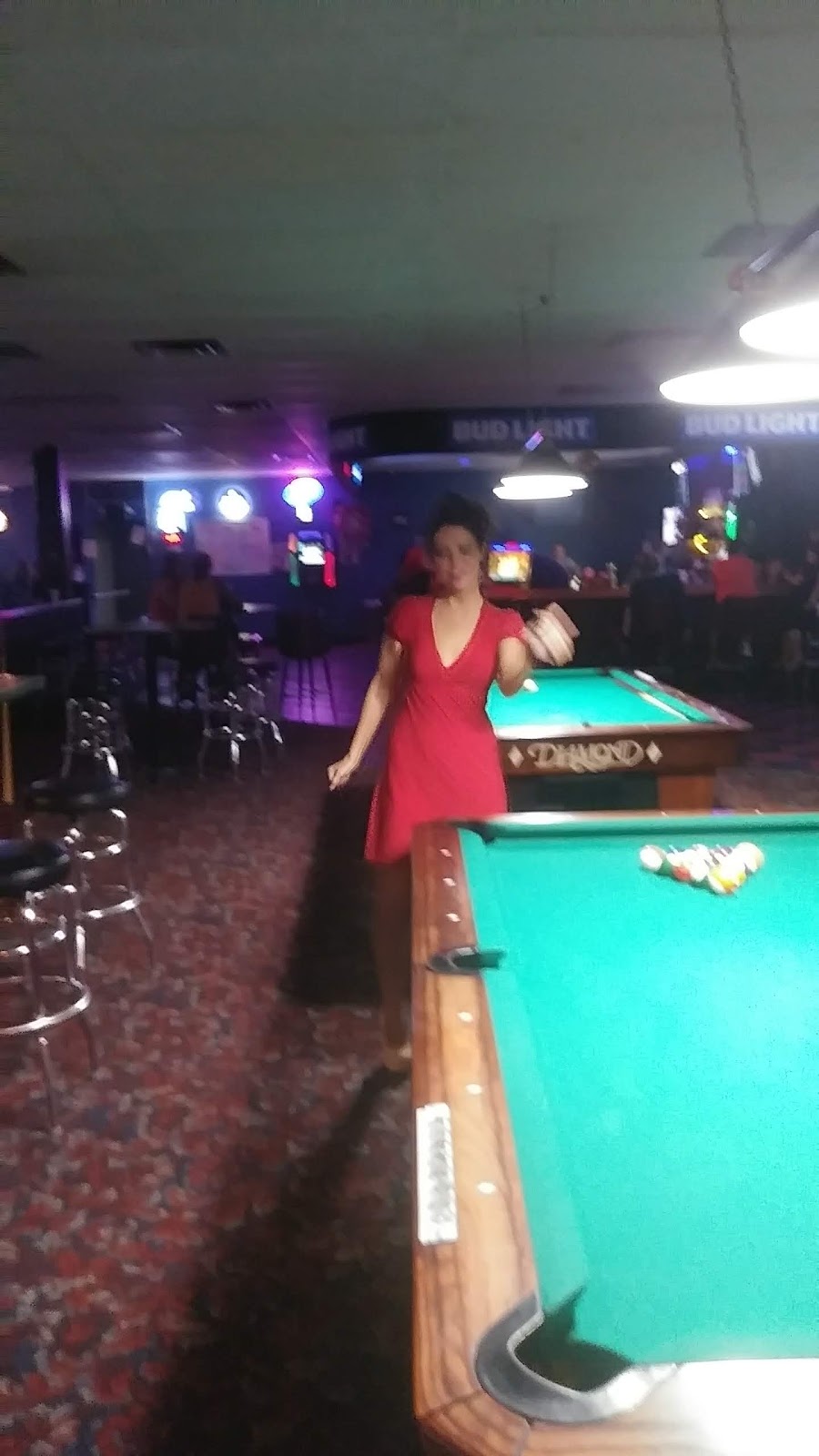 Spectators Sports Bar & Grill | restaurant | 5530 New Cut Rd, Louisville, KY 40214, USA | 5023687650 OR +1 502-368-7650