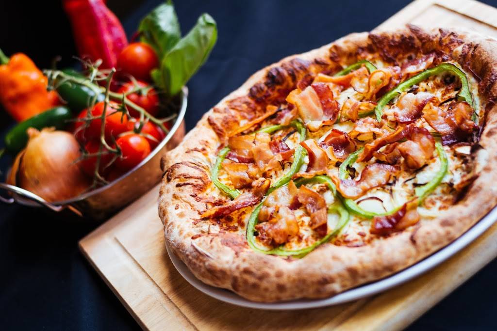 Pizzeria Paquet Portneuf | restaurant | 81 Rue de la Rivière, Portneuf, QC G0A 2Y0, Canada | 4182864531 OR +1 418-286-4531