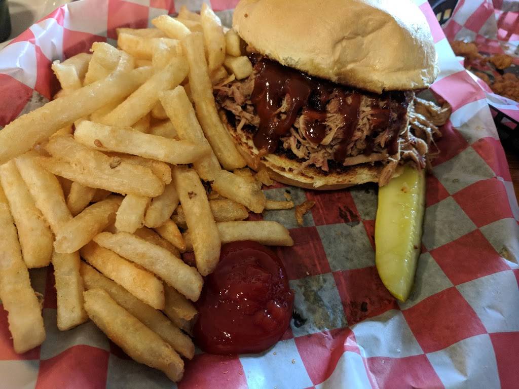 Brewsters Smokehouse | restaurant | 1420 M-89, Otsego, MI 49078, USA | 2696941818 OR +1 269-694-1818