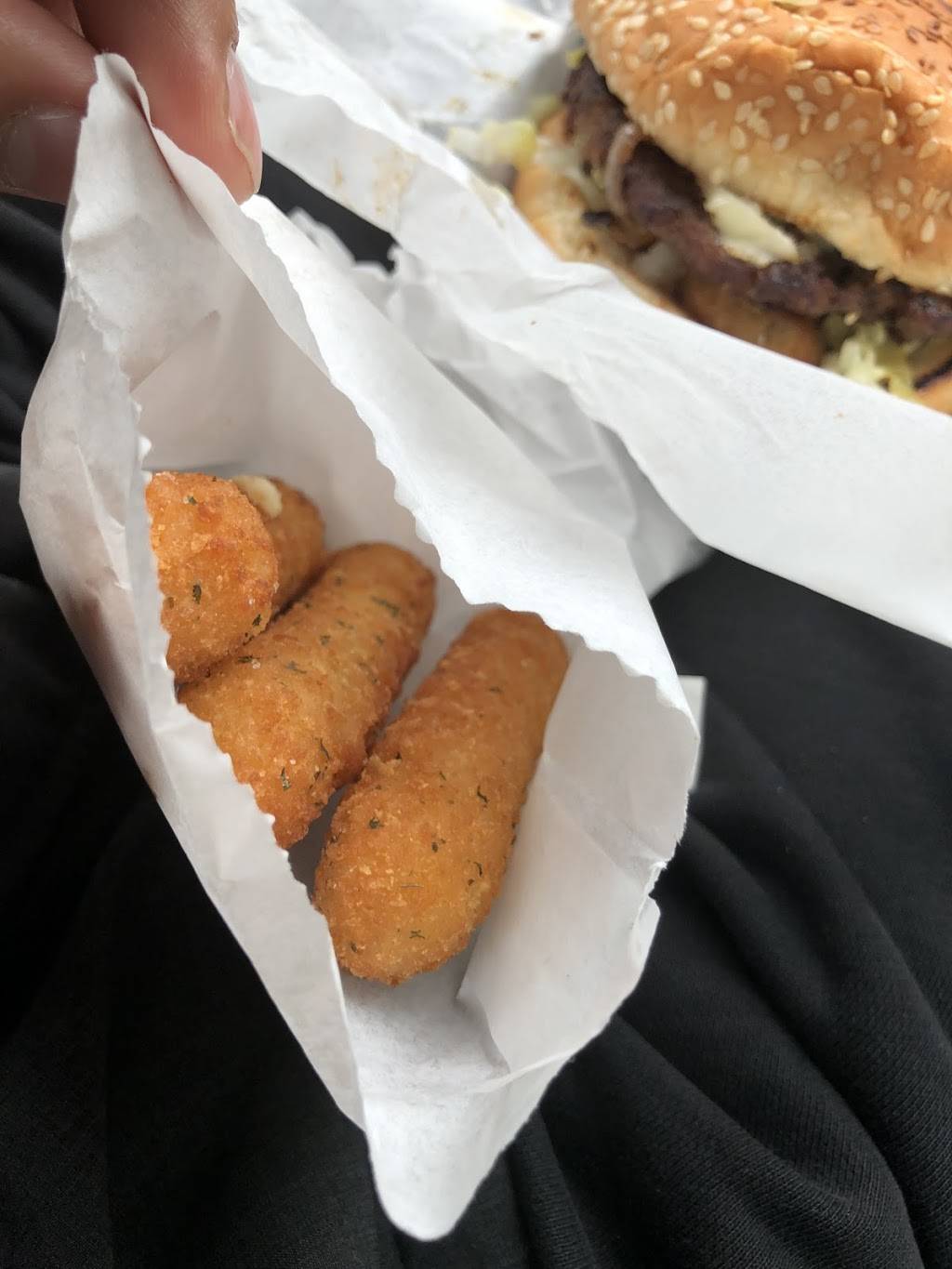 East Main Drive-IN | restaurant | 2041 E Main St, Stockton, CA 95205, USA | 2094643172 OR +1 209-464-3172