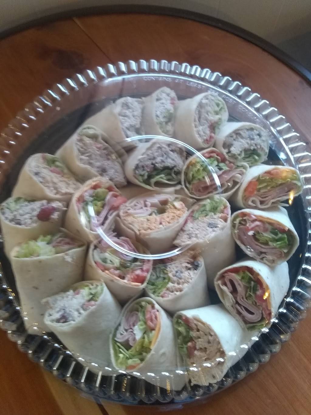 Lil Chicken Coop | restaurant | 180 Crabtree St, Trenton, GA 30752, USA | 4236453808 OR +1 423-645-3808