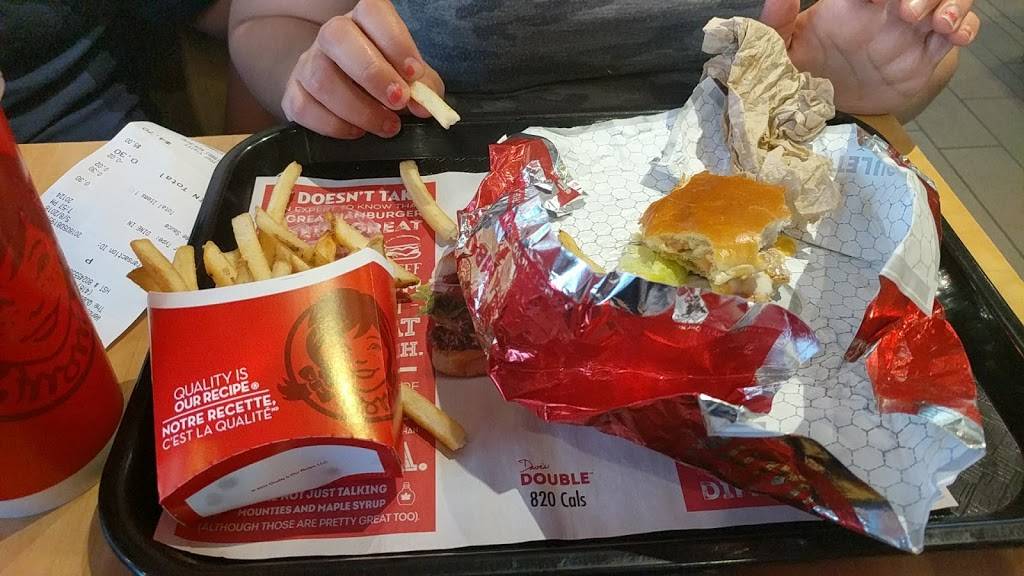 Wendys | restaurant | 1569 The Queensway, Etobicoke, ON M8Z 1T8, Canada | 4162517991 OR +1 416-251-7991
