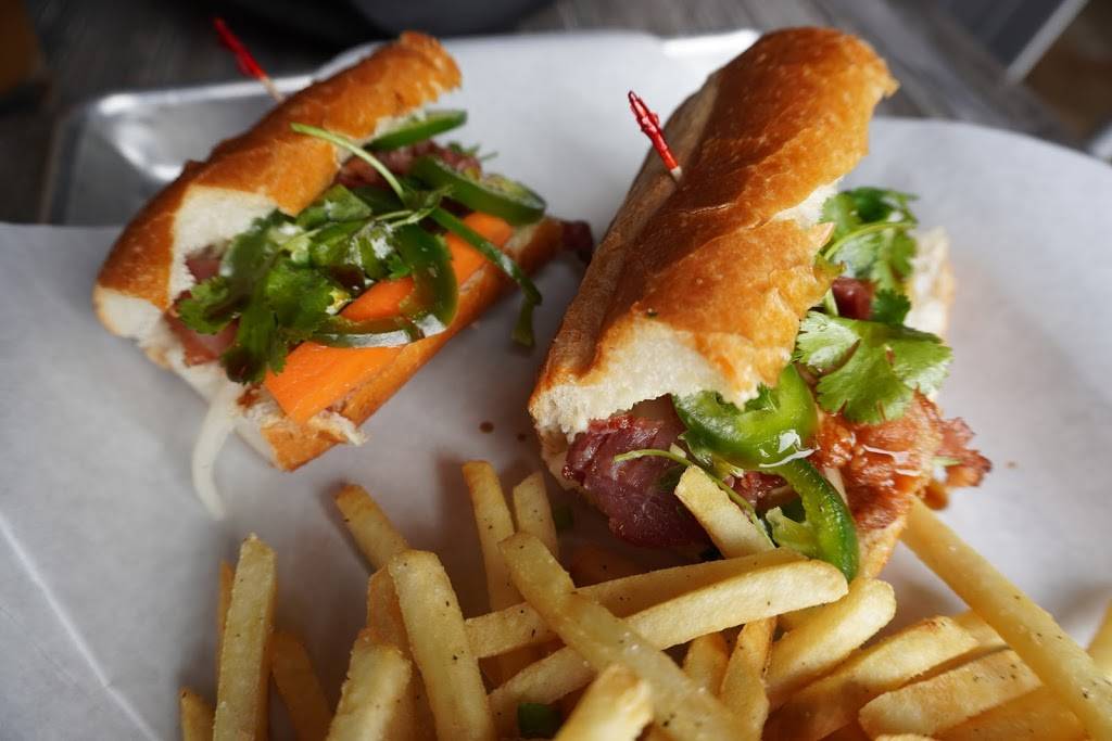 HI Street Kitchen and Tap | restaurant | 7767 Balboa Ave, San Diego, CA 92111, USA | 8584306815 OR +1 858-430-6815