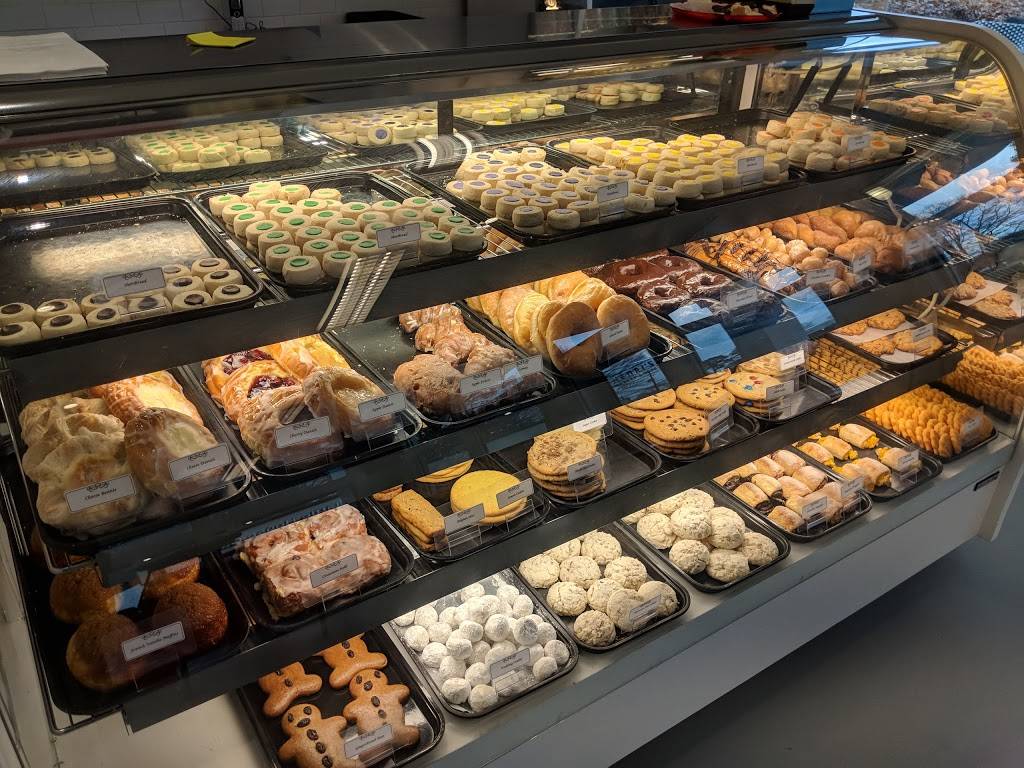 Henris Bakery & Café | bakery | 2310 Coronet Way NW, Atlanta, GA 30318, USA | 4049689412 OR +1 404-968-9412