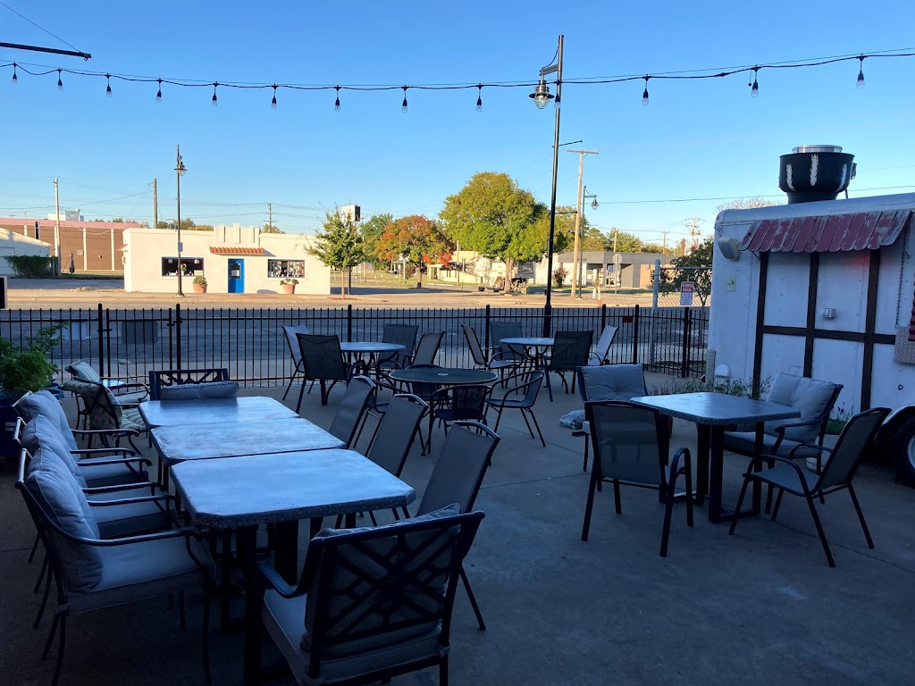 Crossing 2nd | restaurant | 215 E 2nd St, Bartlesville, OK 74003, USA | 9183372219 OR +1 918-337-2219